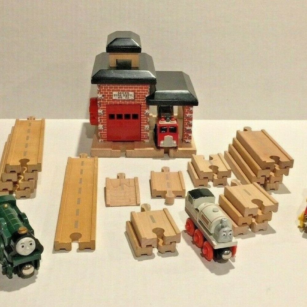 Thomas The Train Fire Station With Trains & Track